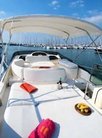 Båthotell Niord Yacht Lisboa