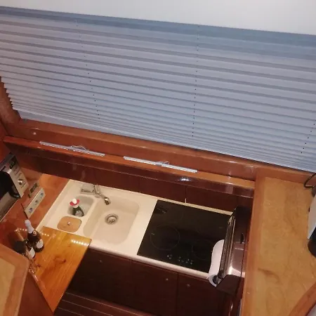 Båthotell Niord Yacht *
